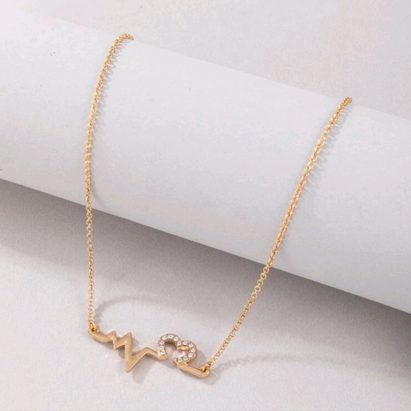 Heart beat line and heart necklace - Picture 2 of 3